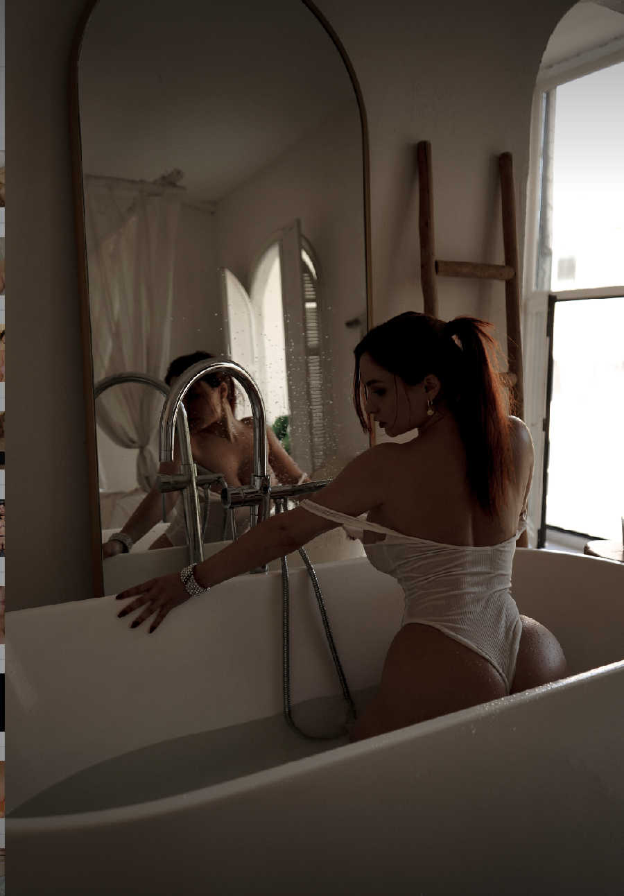 A playful frame from Miranda Faith nude — online in Seoul