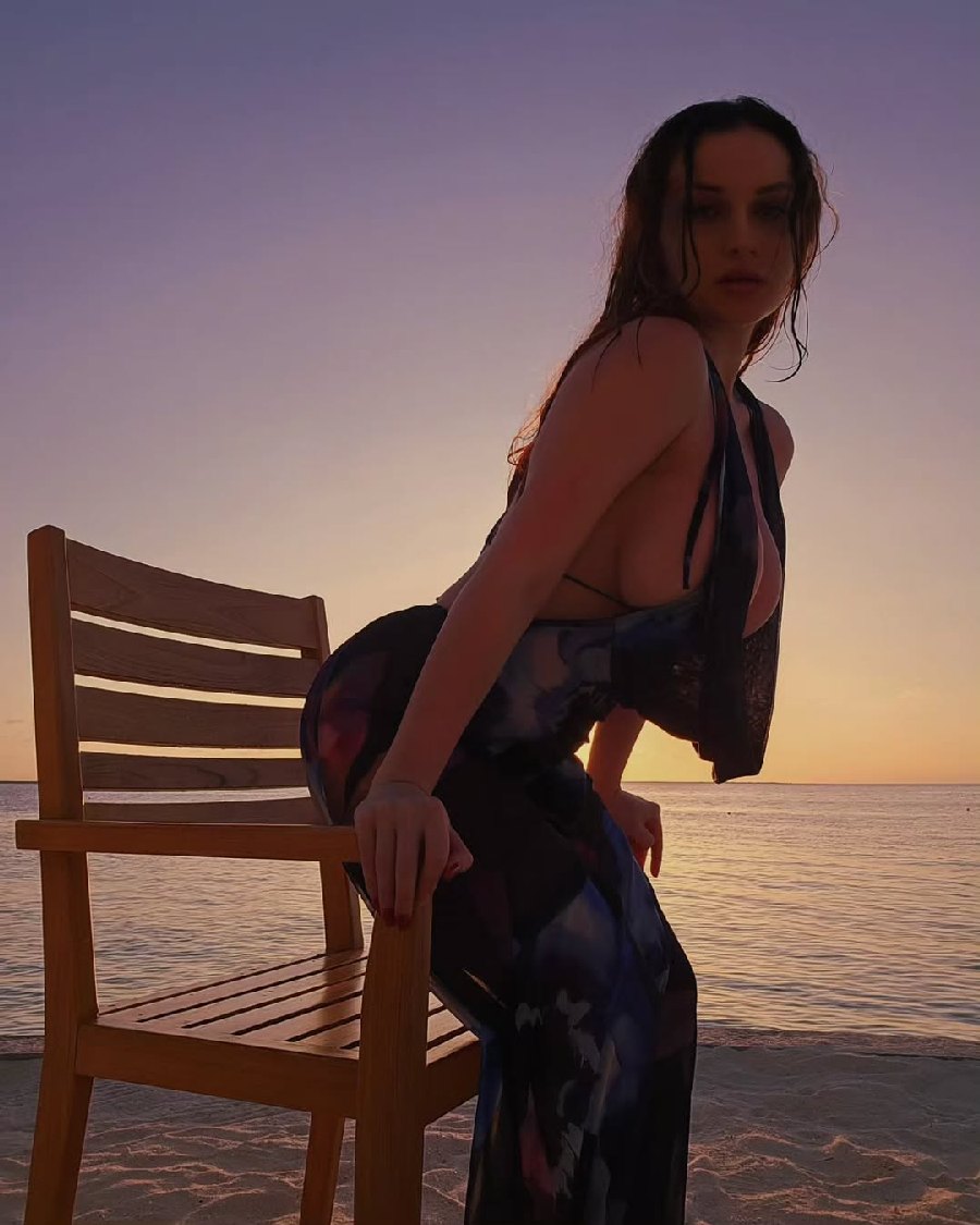 Sexy girl Miranda Faith nude in Seoul