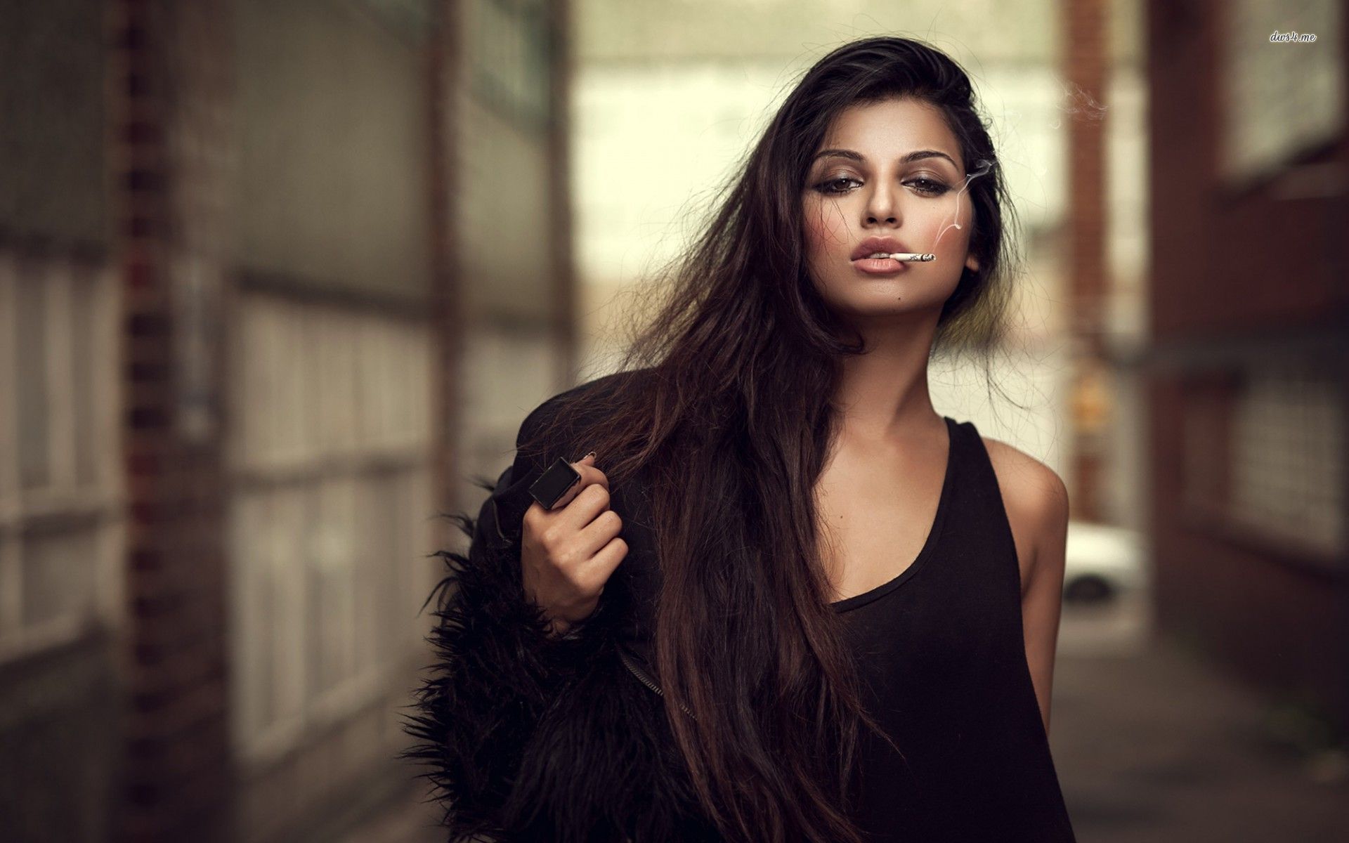 A playful frame from Sassy girls — online in Seoul