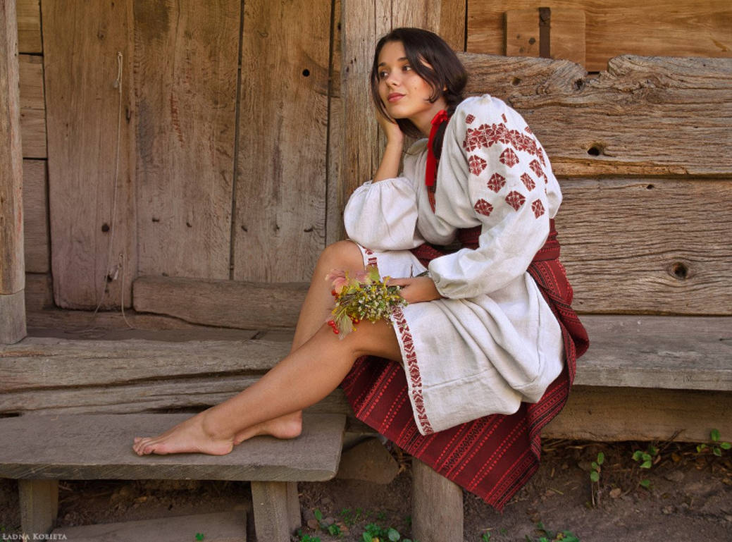 Fresh photos, fresh mood — Women in Slavic costumes online in Seoul