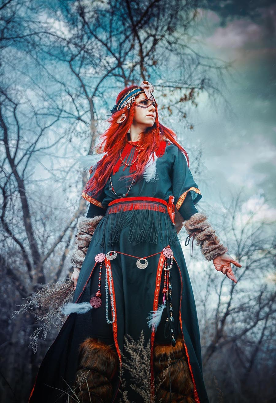 Take a pause and enjoy Girls in Slavic costumes — streaming from Seoul